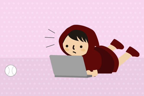 パソコンを触る子供